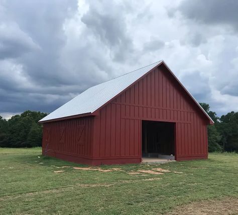 Sherwin Williams Rustic Red Barn House Rookwood Red Sherwin Williams, Red House Exteriors, Rustic Red Sherwin Williams, Rockwood Red Sherwin Williams, Red Exterior House Colors Farmhouse, Sw Rustic Red, Barn Paint Colors Exterior, Sherwin Williams Rustic Red, Red Siding House Exterior