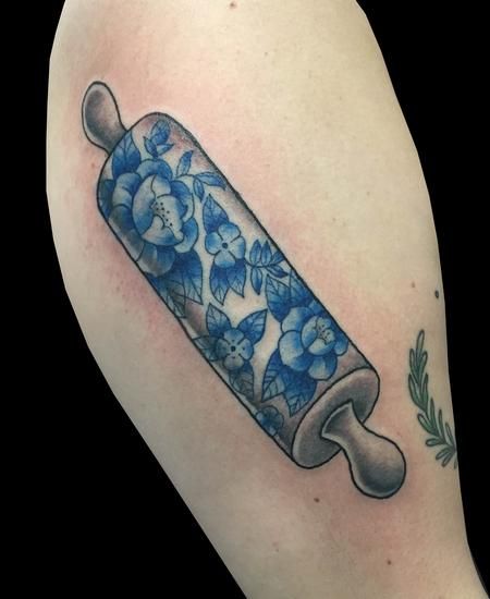 Sara Eve - Traditional Blue China Rolling pin tattoo Rolling Pin Tattoo, Blue China Tattoo, Pastry Tattoo, Cooking Tattoo, Baker Tattoo, China Tattoo, Culinary Tattoos, Pin Tattoo, Tattoos Color