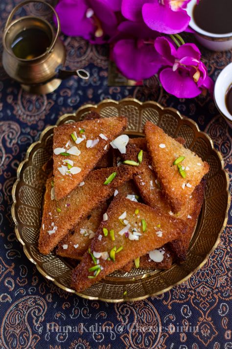 Badshah Pasand - Double ka Meetha Double Ka Meetha, Shahi Tukda, Indian Food Photography, Recipe Indian, Indian Dessert, Indian Recipe, Recipe Dessert, Indian Dessert Recipes, Indian Desserts