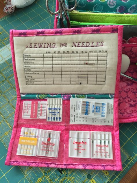 Needle Case Pattern Free, Needle Wallet, Sewing Kit Gift, Sewing Kit Bag, Sewing Room Design, Sewing Room Organization, Needle Books, Sewing Space, Sewing Kits