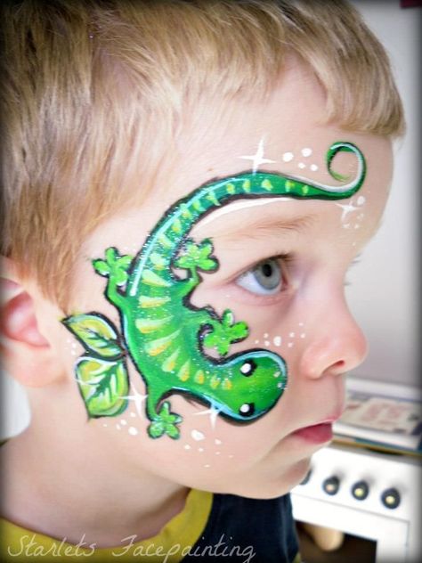 Gecko / Lizard face paint Lizard Face Paint, Jungle Tattoo, Animal Face Paintings, Face Painting Tips, Face Painting For Boys, Cheek Art, Extreme Makeup, Xmas Pictures, Face Painting Easy