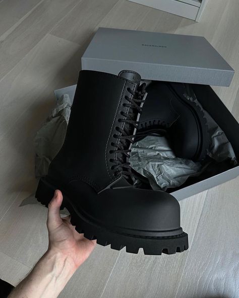 Trooper Boots Balenciaga, Trooper Boots, Black Leather Combat Boots, Black Balenciaga, Leather Combat Boots, Army Boots, Boot Style, Fashion Boots, Combat Boots