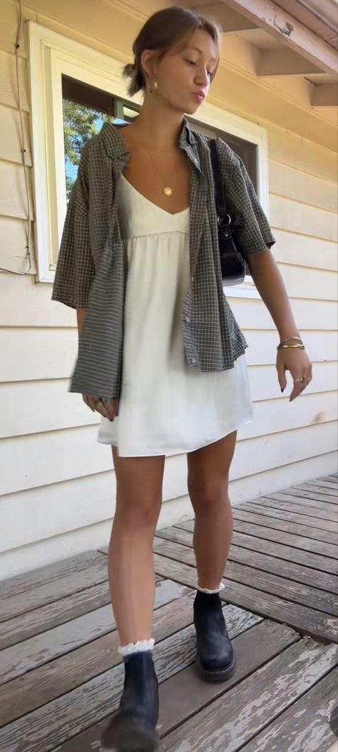 Summer Outfits Chilly Day, Button Up And Dress Outfit, Europe Linen Outfits, Backyard Concert Outfit, Casual Day Dress Outfit, Cute Timeless Outfits, Boho Old Money Outfits, Greece Aesthetic Clothes, Tom Boy Chic Style Inspiration