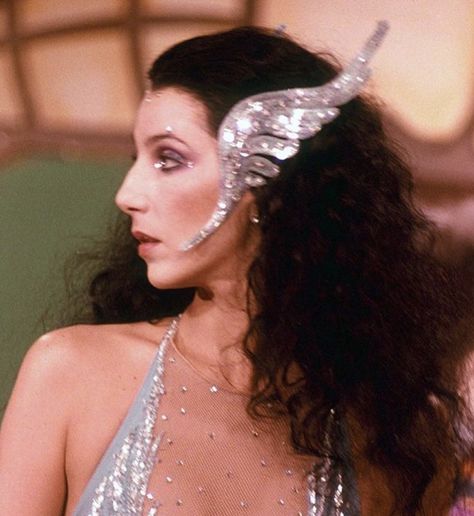 Cher Iconic Looks, Silver Leotard, Cher Fashion, Cher Looks, Cher Outfits, Fantasy Tv, Studio 54, Emily Ratajkowski, Guess Who