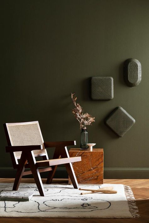 Olive Green Rooms, Olive Green Bedrooms, Green Walls Living Room, Green Wall Color, Green Painted Walls, Olive Green Walls, Green Living Room, Neutral Living Room, Deco Boheme