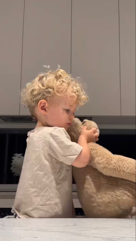 Man With Baby Aesthetic, Blond Baby Boy, Baby Boy Aesthetics, Blonde Curly Hair Baby Boy, Blonde Kid Boy, Blonde Baby Boy, Blonde Kids, Kids Outfits Daughters, Blonde Babies