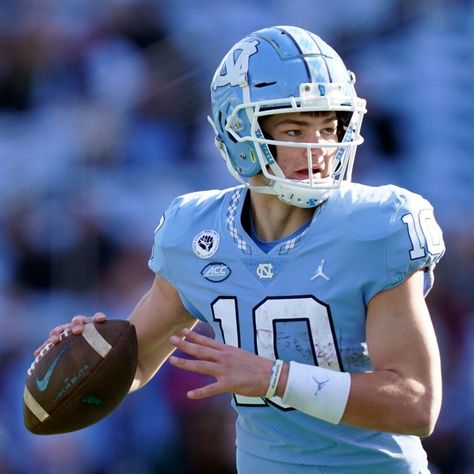 Drake Maye, North Carolina Colleges, Unc Football, Carolina Football, Heisman Trophy Winners, Unc Basketball, Basketball History, Fall Camping, Unc Tarheels