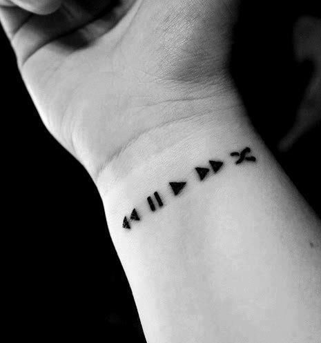 iPod tattoo, idk if I'd get but it's neat lol Tattoo Games, Games Tattoo, Tattoo Thoughts, Tato Henna, Muster Tattoos, Sweet Tattoos, Geniale Tattoos, Cute Small Tattoos