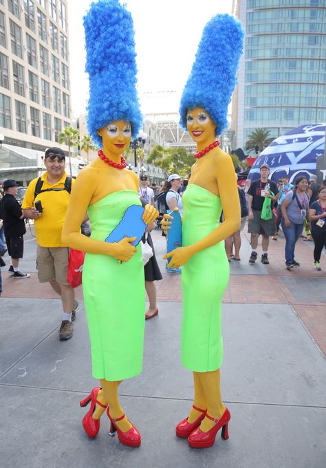 SAN DIEGO, CA - JULY 26: Costumed fans attend Comic-Con International on July 26, 2014 in San Diego, California. (Photo by Chelsea Lauren/Getty Images) Marge Simpson Simpsons Cosplay, Marge Simpson Costume, Simpsons Costumes, Marge Simpsons, Comicon Costume, Fun Costume Ideas, Simpsons Halloween, Comic Con Costumes, Amazing Costumes