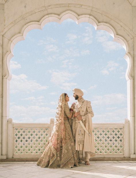 World's Top 10 Wedding Photographers 2022 Shadi Photo, Nikkah Photoshoot, Indian Wedding Pictures, Indian Wedding Poses, Foto Wedding, Wedding Portrait Poses, Bridal Photography Poses, Wedding Photoshoot Props, Indian Wedding Couple Photography