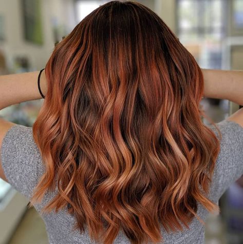 Pumpkin Spice Hair Is the Prettiest Color We've Seen This Season Jahodová Blond, Pumpkin Spice Hair, Hot Hair Colors, Hair Color Auburn, Brown Blonde Hair, Auburn Hair, Brown Hair With Highlights, Red Hair Color, Hair Color Balayage