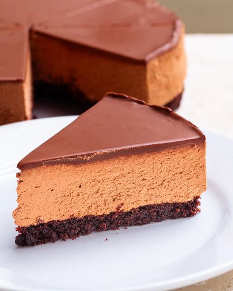 Vegan Chocolate Mousse Cake - School Night Vegan Dessert Tofu Recipes, Vegan Mousse Cake, Tofu Desserts, Vegan Chocolate Mousse Cake, Vegan Mousse, Vegan Chocolate Ganache, Chocolate Mousse Cake Recipe, Chocolate Mousse Pie, Passover Desserts