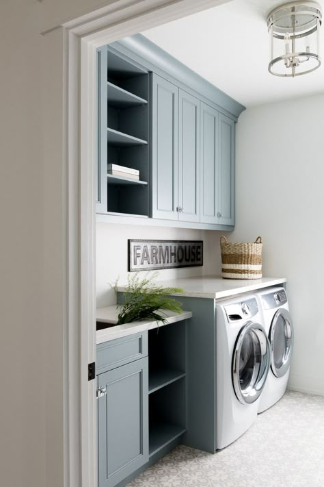 Blue Laundry Room, Grey Laundry Rooms, Laundry Room Colors, Blue Laundry Rooms, Dream Laundry Room, Mudroom Laundry Room, Laundry Room Layouts, Laundry Room Renovation, Laundry Design