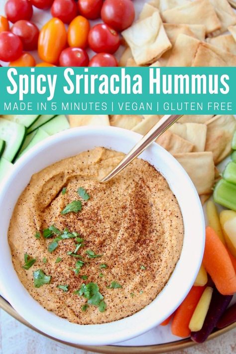 Making Spicy Sriracha Hummus from scratch is SO EASY! This homemade hummus recipe only takes 5 minutes to make, with only 6 ingredients! Sriracha Hummus, Dip With Pita Chips, Homemade Hummus Recipe, Chickpea Dip, Best Hummus Recipe, Spicy Hummus, Easy Hummus Recipe, Hummus Recipe Homemade, Pumpkin Hummus