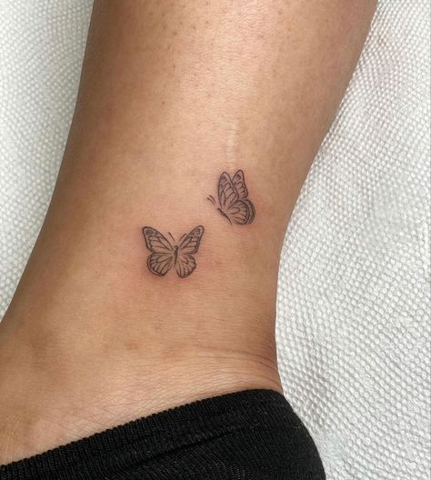 Small Buterfluffy Tattoo Ideas, Ankle Tattoo Butterflies, Small Butterfly Tattoo Placement Ideas, Small Butterfly Tattoo On Wrist Simple, Butterfly Dainty Tattoo, Small Inner Ankle Tattoos For Women, Small Butterfly Ankle Tattoo, Small Butterfly Tattoo On Ribs, Ankle Tats For Women