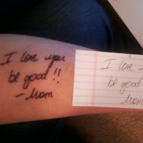 This Girl's Heartbreaking Tattoo in Memory of Her Mom Will Make You Tear Up: Twenty-two-year old Taylor lost her mom too soon, but she's keeping her love close to her forever. Mom Tattoos, S Tattoo, Piercing Tattoo, Get A Tattoo, Love Tattoos, Meaningful Tattoos, Body Mods, Future Tattoos, Cute Tattoos