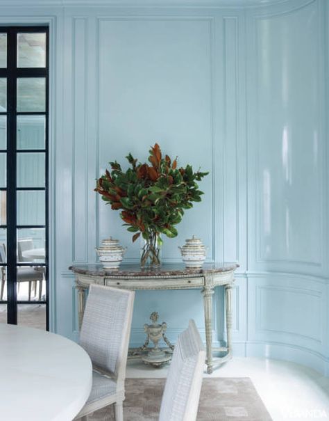 Elegant light blue millwork alludes to French boiserie. Antique console. Image originally appeared in the April 2011 issue of VERANDA.  INTERIOR DESIGN BY DAVID KLEINBERG Lacquered Walls, Polished Plaster, South Shore Decorating, Design Rules, Blue Rooms, Blue Interior, French Art Deco, Blue Walls, Blue Paint