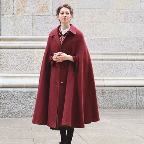 30 Stunning Historical Dresses Recreated By ‘Extremely Outdated Fashion Blogger’ Odd Clothes, Wizard Vibes, Cape Coat Pattern, Modern Edwardian, Wizard Aesthetic, Bernadette Banner, Kaer Morhen, Dnd Wizard, Long Cape Coat