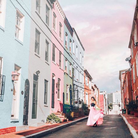 5 Charming Photo Spots in Baltimore, Maryland - Allie Marie Travels Pink Places, East Coast Usa, Charm City, Baltimore City, Pastel House, Baltimore Maryland, Location Photography, United States Travel, Usa Travel