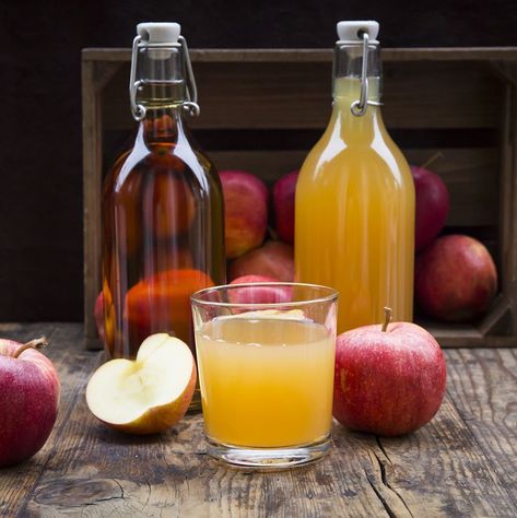 So, What's the Difference Between Apple Cider and Apple Juice?countryliving Apple Juice Aesthetic, Making Hard Cider, Homemade Apple Cider Vinegar, Juice Aesthetic, Apple Cider Drink, Cider Drinks, Apple Drinks, Hard Apple Cider, Canned Apples