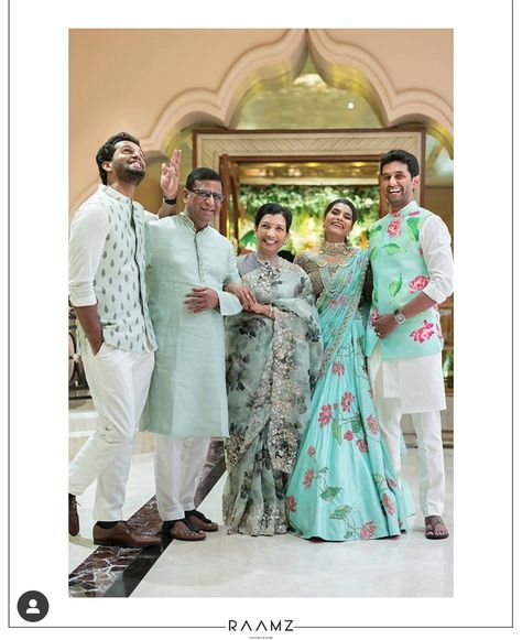 Family Twinning Outfits Indian Traditional, Indian Family Outfits Matching, Brides Parents Outfits, Seemantha Photoshoot, Haldi Dress Code For Family, Matching Family Outfits For Wedding, Wedding Family Outfits, Family Outfits For Wedding, Family Dress Code For Wedding Indian