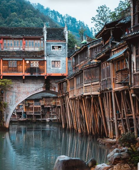 In Hallstatt Austria Wooden Buildings, Chinese Architecture, Stilts, Life Well Lived, Camping Car, Travel Insurance, Architecture Model, Abu Dhabi, Bookstore