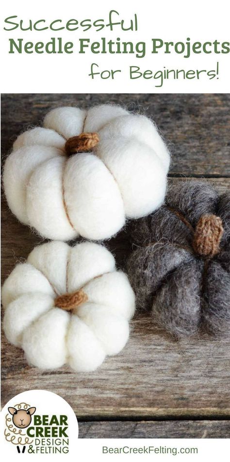 Successful Needle Felting projects for beginners. The perfect DIY ideas to help you get started. #felting Felting Projects For Beginners, Felted Pumpkins, Diy Laine, Tovad Ull, Needle Felting Tutorial, Needle Felting Diy, Wool Felt Projects, Felt Pumpkins, Felting Ideas