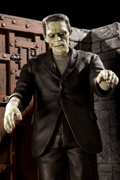 Frankenstein 1931, Hollywood Monsters, I Frankenstein, Classic Monster Movies, Lon Chaney Jr, Haunted House Diy, Scary Characters, Superhero Cosplay, Horror Monsters