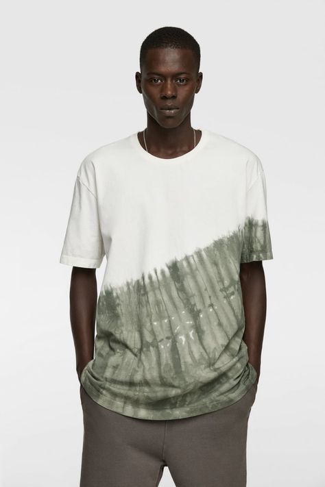 ESSENCE TIE - DYE T-SHIRT-View All-T-SHIRTS-MAN | ZARA United Kingdom Tiy Diy, Tie Dye Shirts Patterns, Ty Dye, Zara Store, Tie Dye Crafts, Tie Dye Fashion, How To Tie Dye, Tie Dye Diy, Tie Dye Outfits