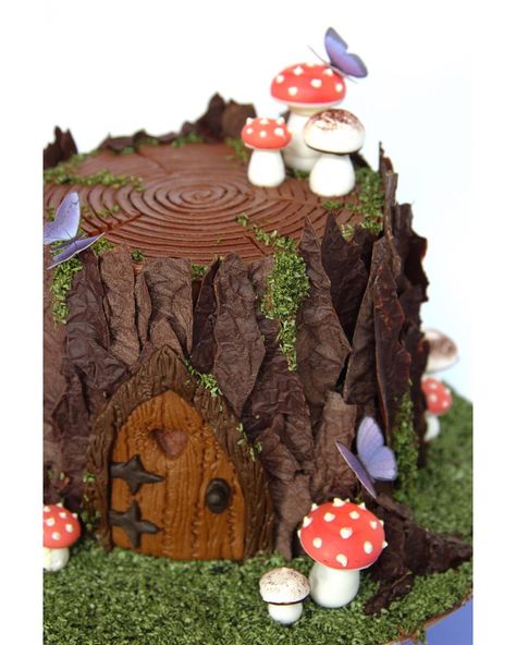 Beka’s Baking on Instagram: “Been excited to post this one as I made this for my daughters first birthday, which was Enchanted forest theme🍄  Chocolate cake with…” Whittakers Chocolate, Chocolate Mushrooms, Enchanted Forest Cake, Daughters First Birthday, Enchanted Forest Quinceanera Theme, Enchanted Forest Birthday Party, Enchanted Forest Birthday, Fairy Birthday Cake, Moss Grass