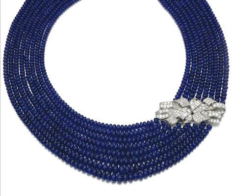 Safira e colar de diamantes, composto por oito linhas de graduado polidas esferas de safira, definido para o lado com um broche clipe duplo, de 1930, definido com corte circular e diamantes baguette Jewellery Design Gold, Latest Gold Jewellery, Blue Sapphire Jewelry, Stone Bead Jewelry, Dress Clips, Sapphire Beads, Lotus Jewelry, Baguette Diamonds, Indian Wedding Jewelry