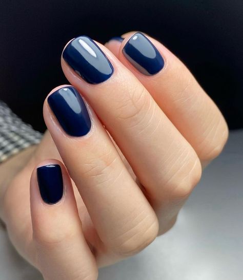 Dark Denim Nails, September Nails Blue, Marine Blue Nails, Indigo Blue Nails, Natural Nails Winter, Dark Navy Nails, Navy Blue Nail Polish, Marine Nails, Neutral Nails Acrylic