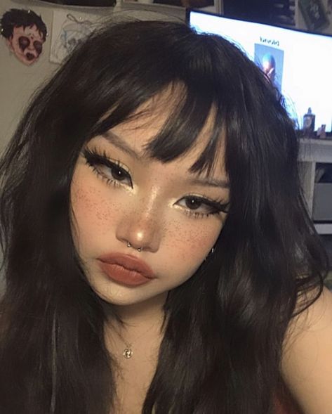 @/heartsh8ped.box on insta Makeup Emo, Egirl Makeup, Alt Makeup, Swag Makeup, Smink Inspiration, Alternative Makeup, Emo Makeup, Dope Makeup, Edgy Makeup