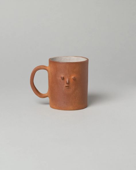 Rami Kim | Mini Face Mug | Mociun Handmade Clay Pots, Ceramic Objects, Clay Cup, Pottery Form, Face Mug, Hand Built Pottery, Clay Mugs, Pottery Techniques, Pottery Classes