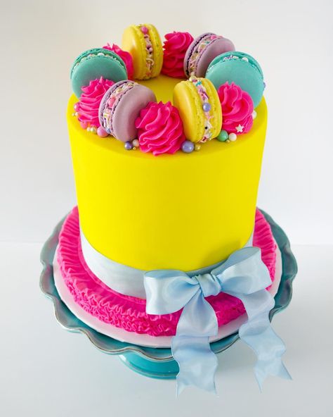 Fancy Nancy Cake Ideas, Fancy Nancy Birthday Cake, Bonjour To Four, Fancy Nancy Cake, Fancy Nancy Birthday Party Ideas, Fancy Nancy Tea Party, Fancy Nancy Birthday Party, Fancy Nancy Clancy, Fancy Nancy Birthday