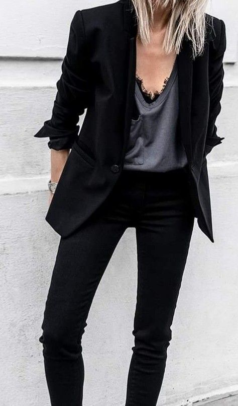 Edgy Office Fashion, Edgy Classic Style, Edgy Work Outfits, Chic Outfits Edgy, Punk Rock Outfits, Single Breasted Blazer, Corporate Fashion, Office Outfits Women, Badass Style