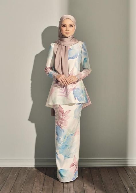 Malaysian Dress, Baju Kurung Moden Style, Fesyen Islam, Kebaya Modern Dress, Projek Menjahit, Hijab Dress Party, Fashion Dresses Formal, Bridesmaid Dresses Long Chiffon, Muslim Fashion Hijab Outfits