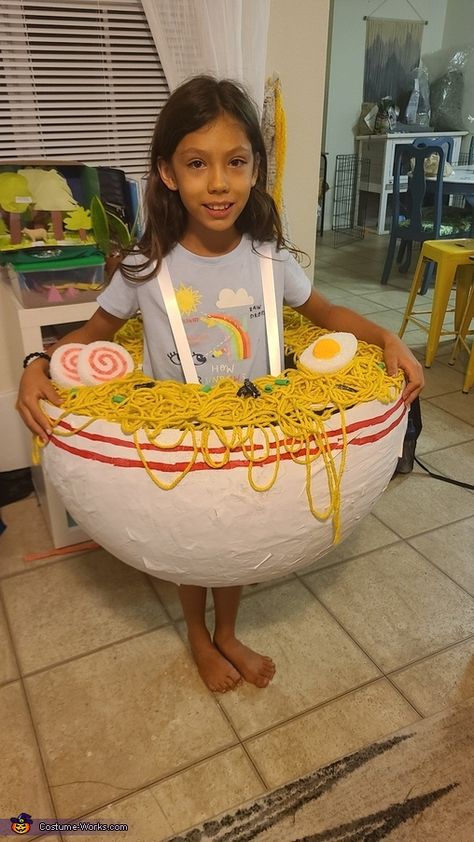 Bowl of Ramen Costume - Photo 3/3 Bowl Of Ramen Costume, Ramen Halloween Costumes, Ramen Noodle Costume Diy, Ramen Costume Diy, Ramen Noodle Costume, Food Costumes Diy, Dumpling Costume, Ramen Costume, Food Fancy Dress