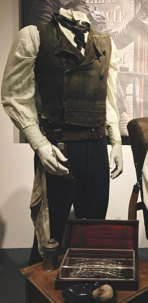 Sweeny Todd Outfit, Sweeney Todd Outfit, Sweeney Todd Cosplay, Tim Burton Characters Costumes, Sweeny Todd Aesthetic, Sweeney Todd Aesthetic, Bloodborne Outfits, Sports Portfolio, Bill Sykes