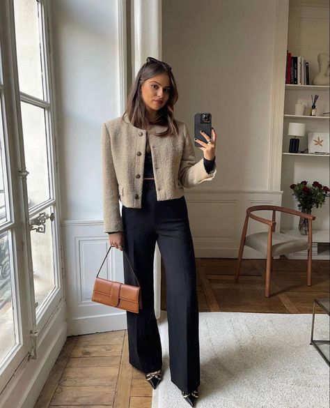 Classy Work Outfits Women Winter, Winter Corporate Outfit Office Wear, Autumn Office Outfits Women, Corporate Casual Outfits, Winter Professional Outfits Women, Winter Business Professional Outfits, Corporate Office Outfit, Winter Professional Outfits, Work Outfit Ideas For Women