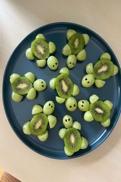 Husband Food, Foods Ideas, Halloween Food Treats, Kids Party Food, Easy Food Art, Easy Snack Recipes, Sanitary Pads, Sweet Snacks Recipes, Food Quotes