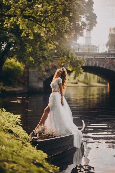 Canoe Photoshoot, Photoshoot Model, Prom Ideas, Canoeing, Photoshoot Inspiration, White Dress, Prom, Wedding Dress, Photography