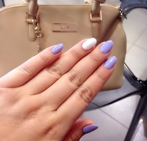 Lavender White Nails, Light Purple And White Nails, Lilac And White Nails, White And Lavender Nails, Lavender And White Nails, Cute Lavender Nails, White Shellac Nails, White Oval Nails, White Shellac