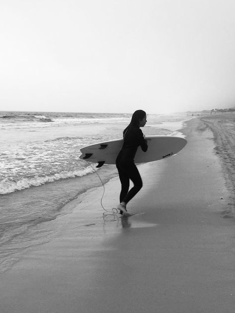 Portugal Surfing Aesthetic, Surfing Black And White, Winter Surf, Surf Pics, Surfing Aesthetic, 2025 Goals, Surf Aesthetic, Surf Vibes, Christmas Doodles