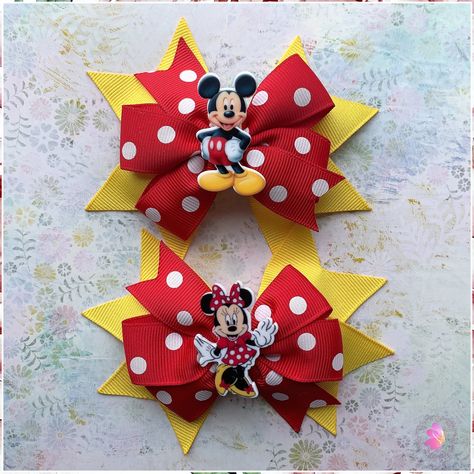 Christmas Hair Bows - Is that what you are looking for? Take action quickly while all are still fresh in your mind. Visit IMMEDIATELY to view more. Xmas Hair Accessories, Snowflake Hair Bow, Diy Leather Bows, Disney Hair Bows, Cute Hair Clip, Girls Hair Bows Diy, Dinosaur Fabric, Disney Hair, Big Hair Bows