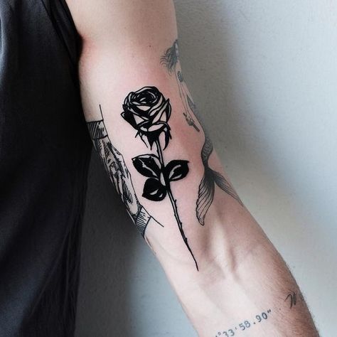 Gotik Tattoo, Rose Tattoos For Men, Black Rose Tattoos, Inspiration Tattoos, Subtle Tattoos, Black Ink Tattoos, Tattoo Trends, Popular Tattoos, Blackwork Tattoo