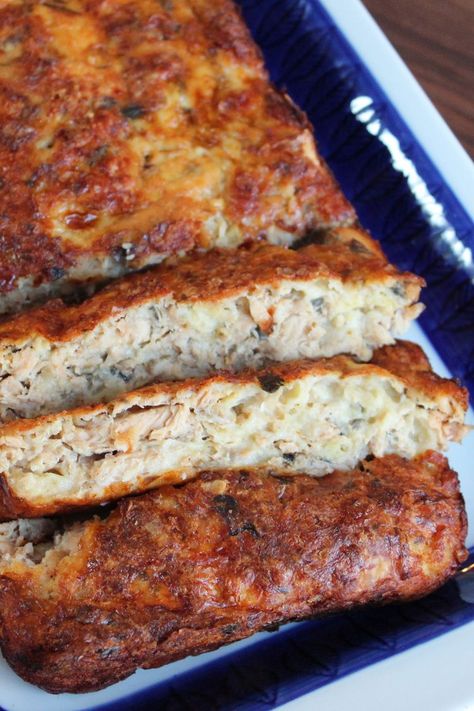 Keto Sunday Dinner, 3 Ingredient Meatloaf, Salmon Loaf Recipes, Canned Fish Recipes, Baked Salmon Patties, Salmon Casserole, Healthy Tuna Recipes, Tuna Fish Recipes, Salmon Grilled