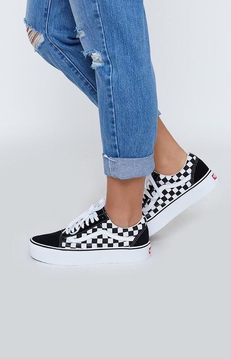 Cute Casual Shoes, Cute Vans, Old Skool Platform, Vans Checkerboard, Easy Dress, Hype Shoes, Leather Shoes Woman, Bomber Jackets, Classic Shoes