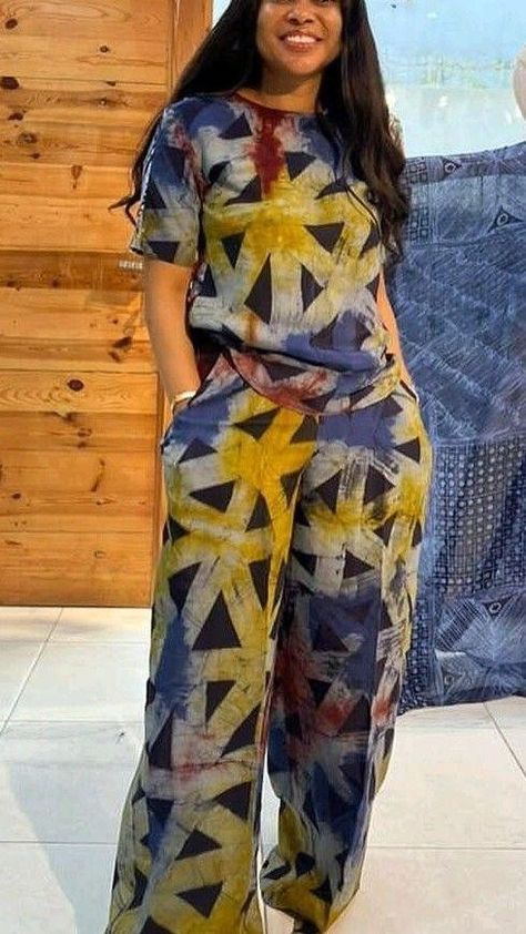 Trouser And Top, African Print Pants, African Print Jumpsuit, Modest Dresses Fashion, 2piece Outfits, Best Winter Outfits, African Print Dress Ankara, African Print Clothing, Short African Dresses