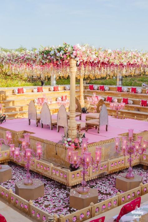 The Most Stunning Phera Locations You'll Ever See Guest Seating Ideas, Pastel Wedding Decorations, Mandap Design, Seating Ideas, Desi Wedding Decor, Mandap Decor, Wedding Mandap, Wedding Design Decoration, Indian Wedding Planning